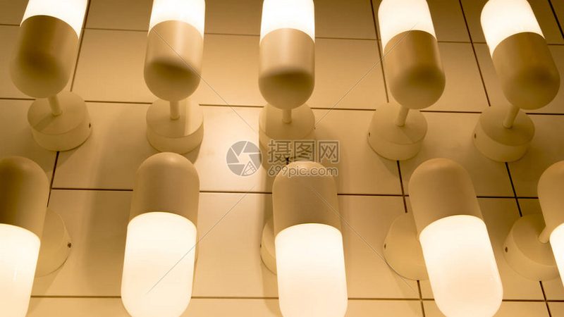 磁吸式线条灯：照亮现代空间的未来之光